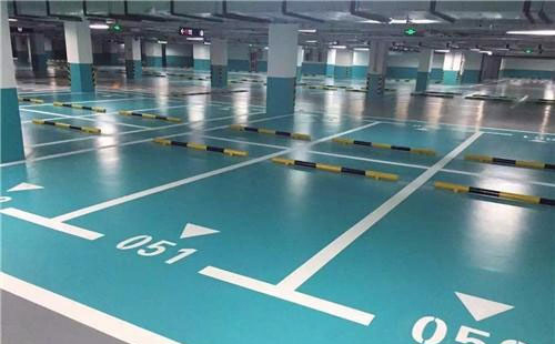 曲水曲水环氧地坪中涂：构筑坚固地面的关键环节